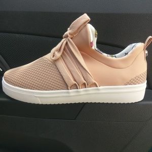 Steve Madden Lancer Sneaker